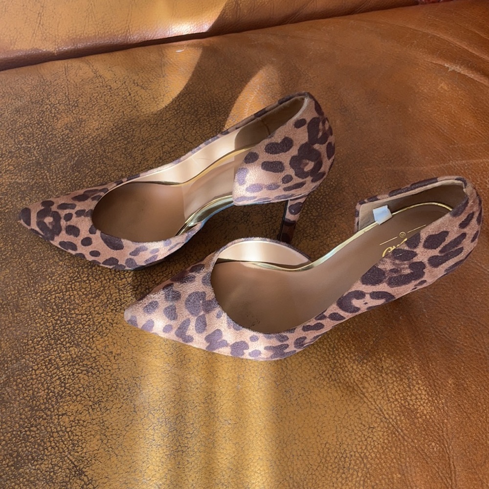 Missimo Target brand leopard print pumps